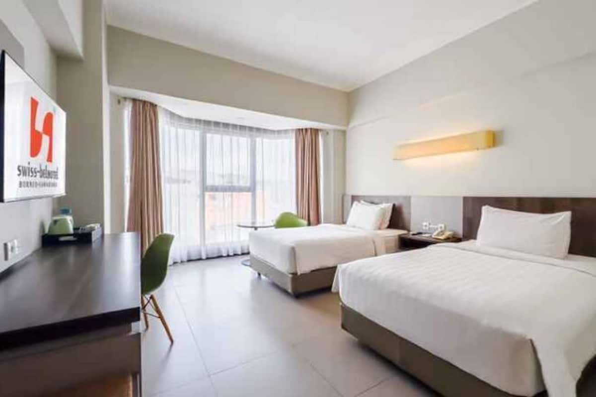 Minibar, in-room safe, desk, soundproofing
