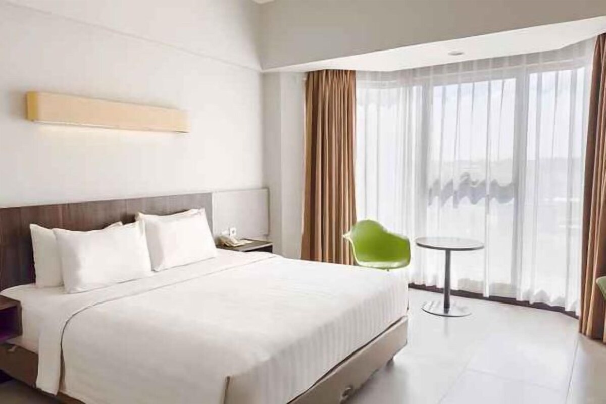 Minibar, in-room safe, desk, soundproofing