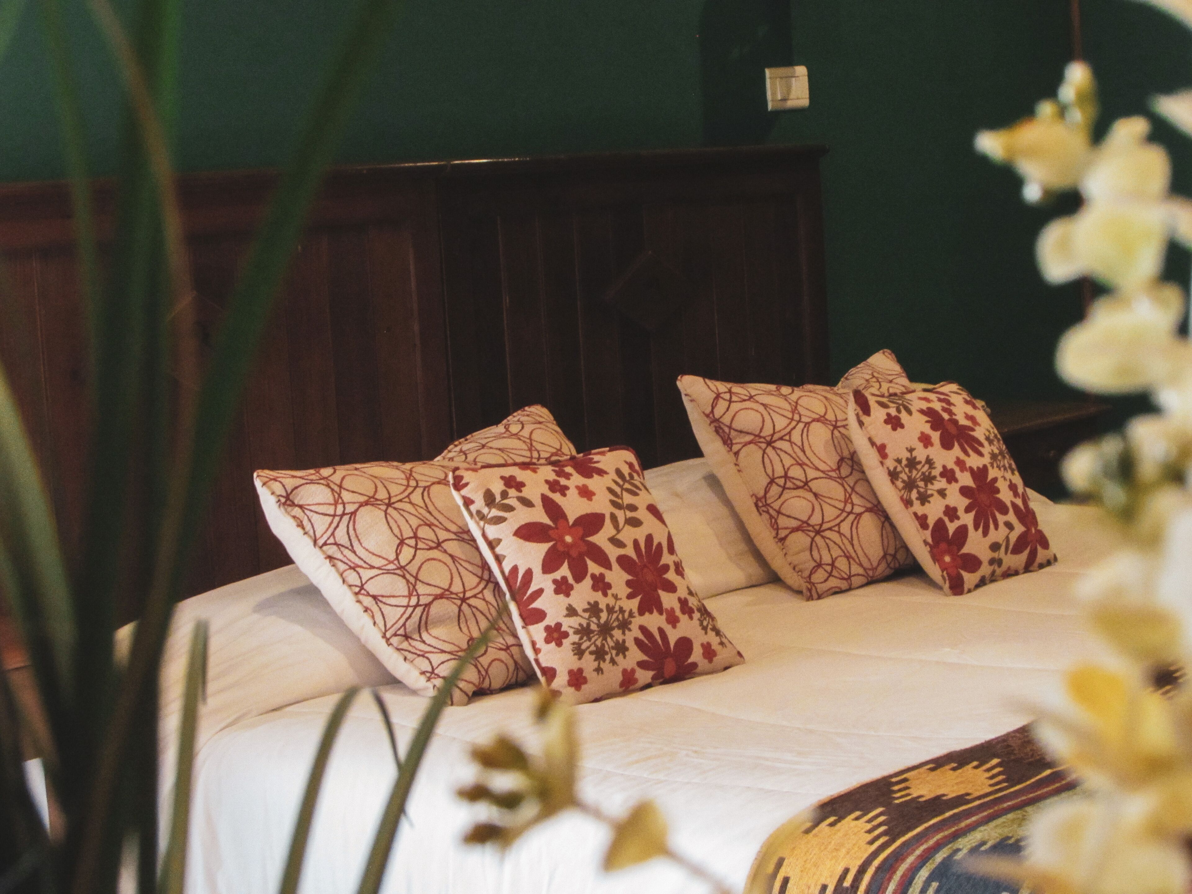 standard room | in-room safe, desk, iron/ironing board, free cots/infant beds