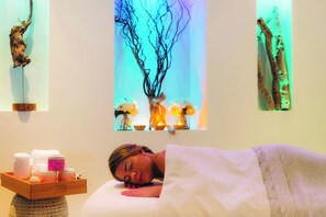 ห้องทรีทเมนท์สำหรับคู่รัก,   ทรีทเมนท์ดูแลผิว, อโรมาเธอราพี