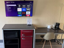 Quartos à prova de som, Wi-Fi de cortesia, roupa de cama