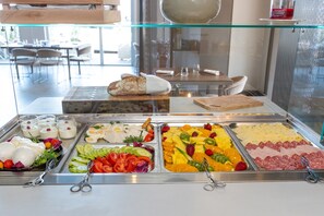 Petit déjeuner buffet