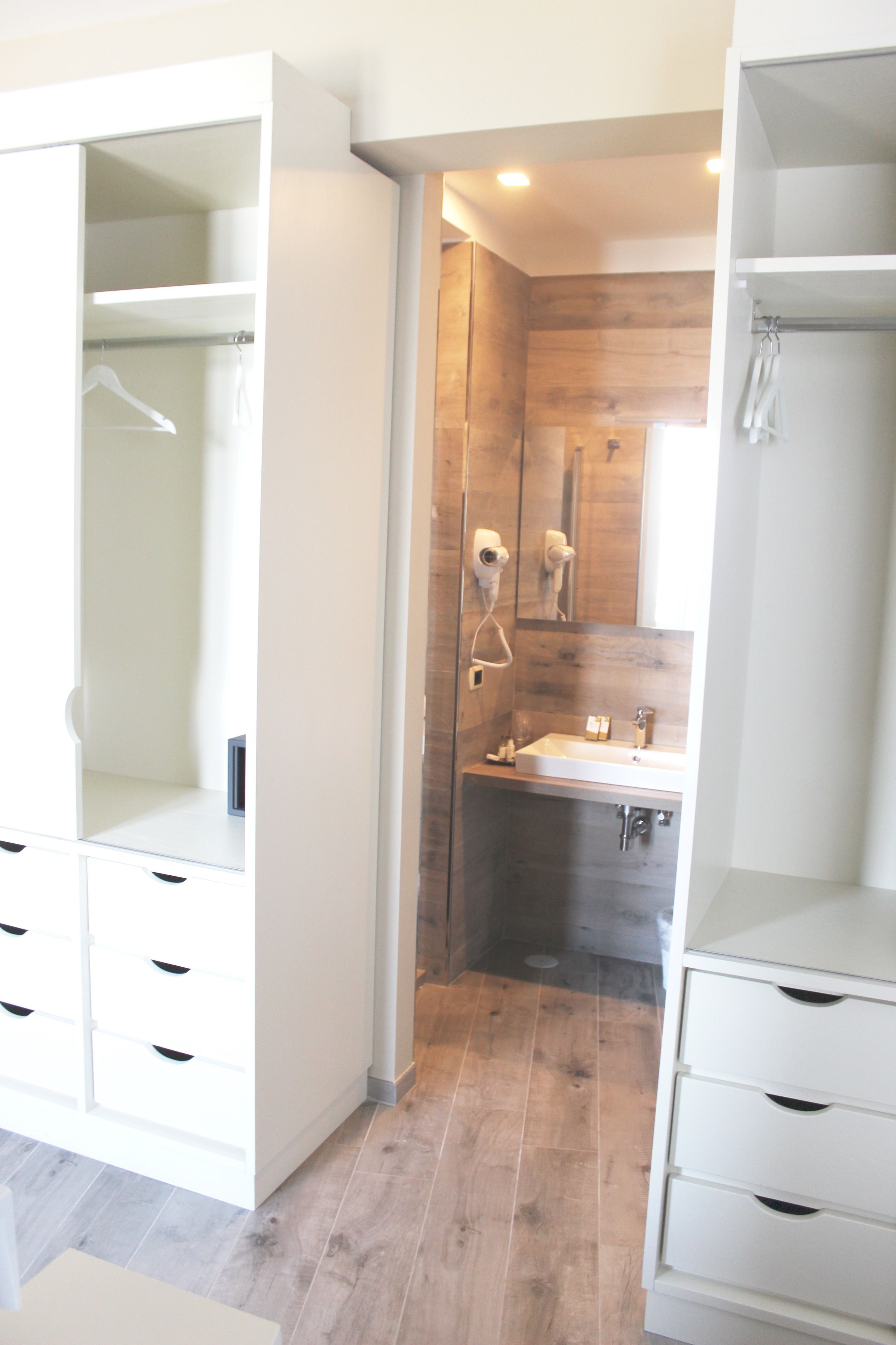 deluxe double room, non smoking, sea view | bathroom | shower, rainfall showerhead, free toiletries, hair dryer