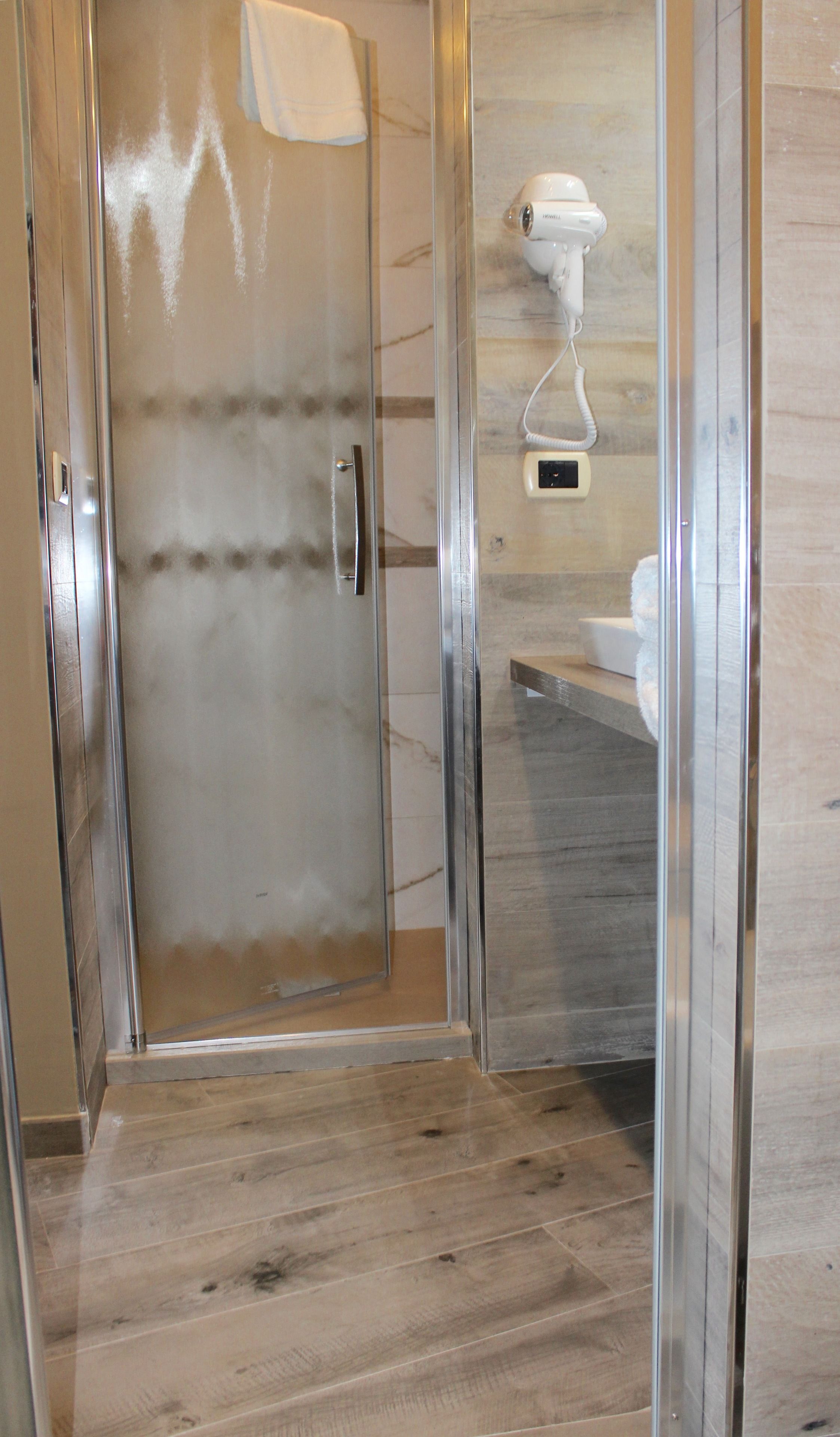 deluxe double room, non smoking, sea view | bathroom | shower, rainfall showerhead, free toiletries, hair dryer