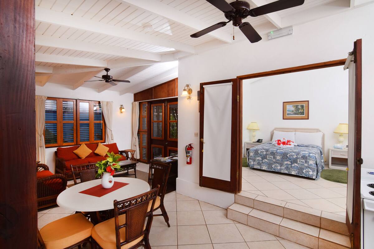 Executive Suite, 1 Queen Bed with Sofabed, ground floor room