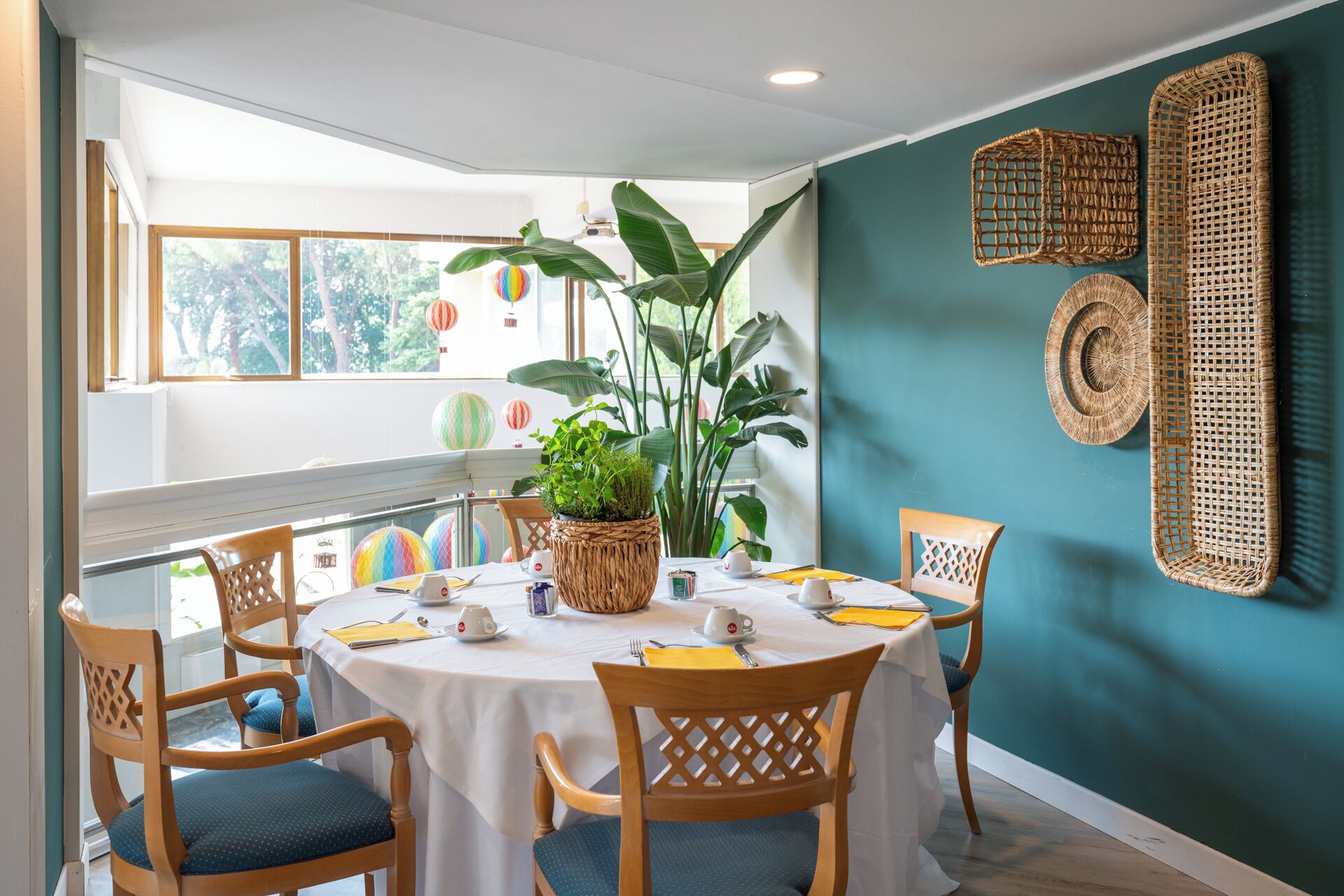 free daily full breakfast