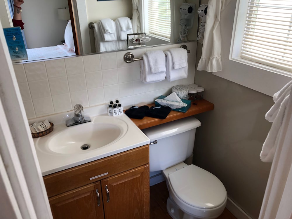 The Inn at Arch Rock by null