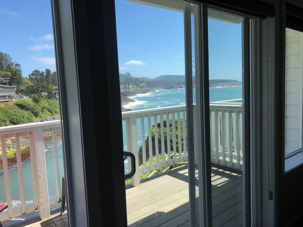 The Inn at Arch Rock by null