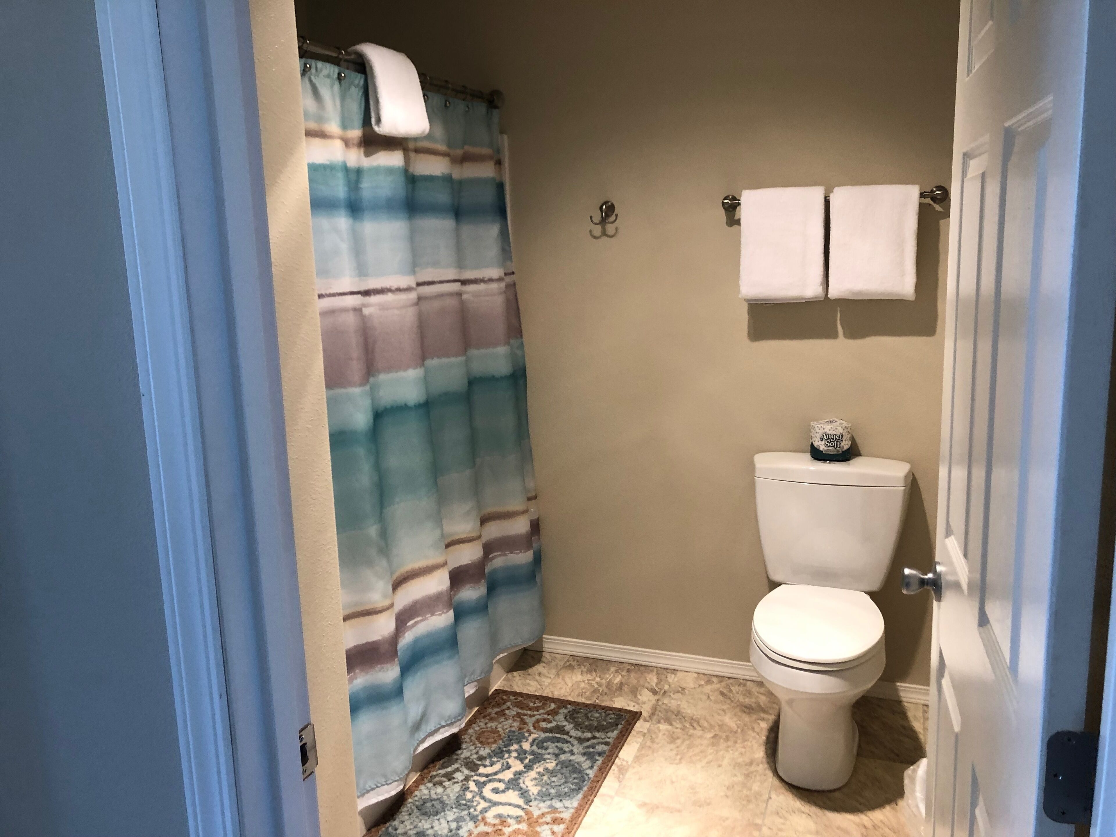 comfort studio suite, 1 king bed, ocean view | bathroom | free toiletries, hair dryer, towels, soap