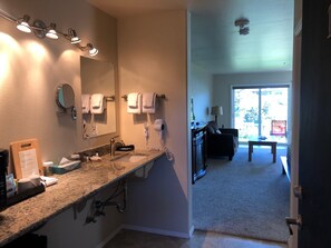 Comfort Studio Suite, 1 King Bed, Ocean View | Premium bedding, individually decorated, individually furnished