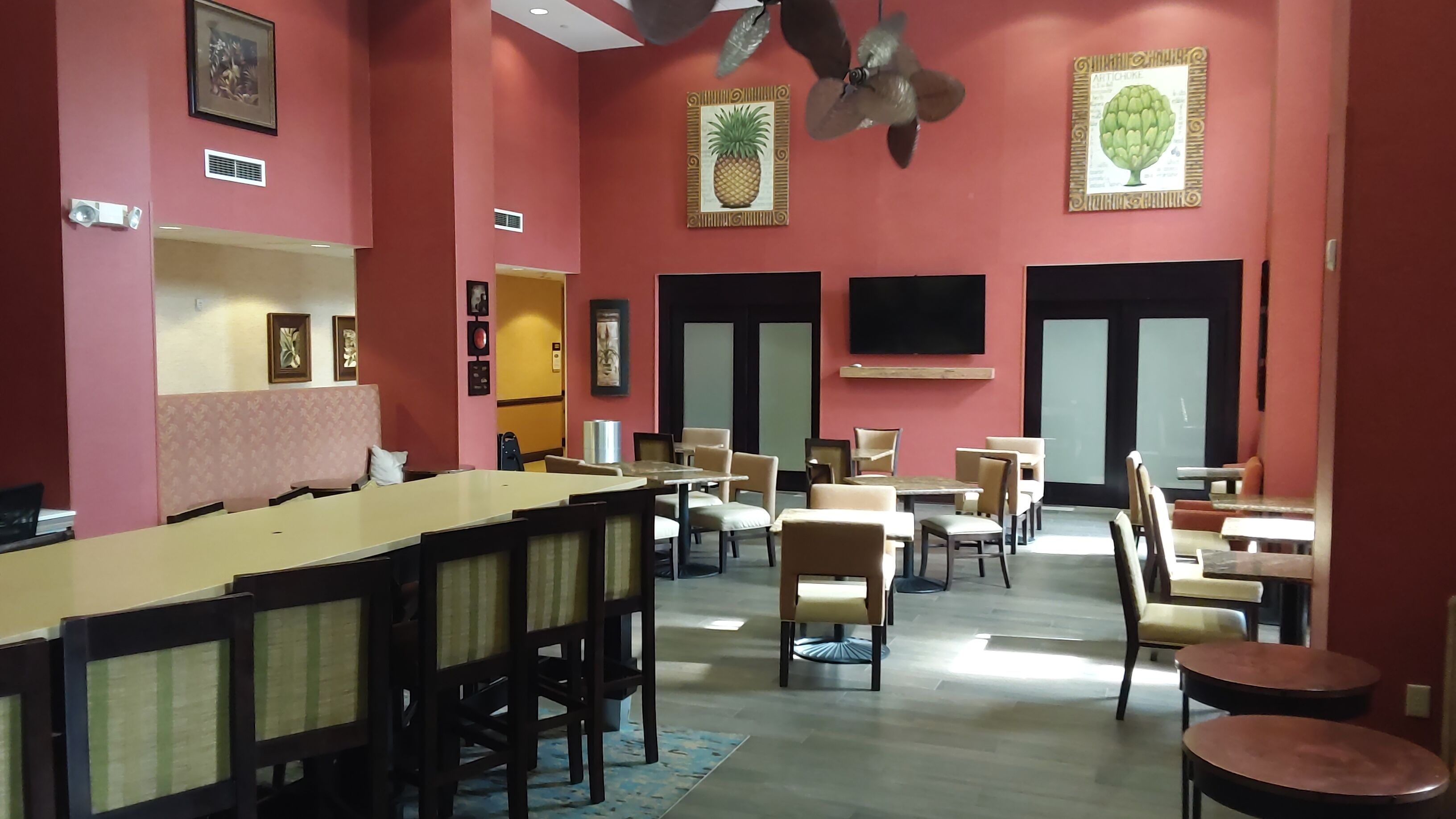 free daily full breakfast