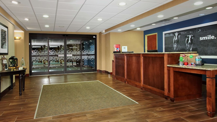 Hampton Inn & Suites Madisonville