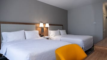 2 camas de matrimonio Queen, no fumadores | Caja fuerte, escritorio, espacio para trabajar con un portátil