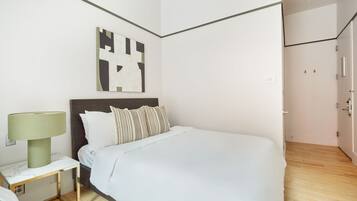 Free wired Internet, bed sheets