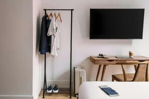 Free wired Internet, bed sheets - Duane Street Hotel Tribeca (New York)