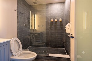 Rom – superior, 1 queensize-seng, ikke-røyk | Bad | Designertoalettartikler, hårføner og håndklær