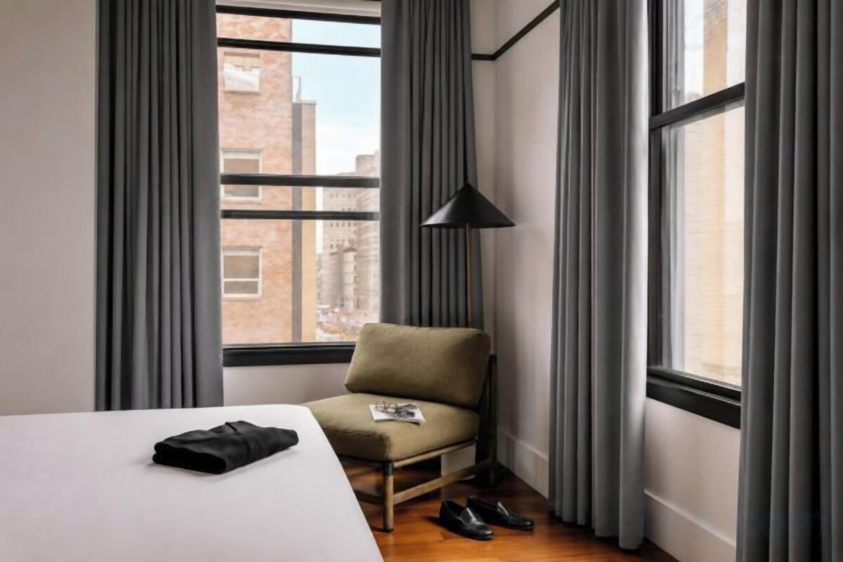 Desk, bed sheets