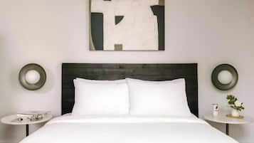 Superior Room, 1 Queen Bed, Non Smoking | Desk, free wired internet, bed sheets