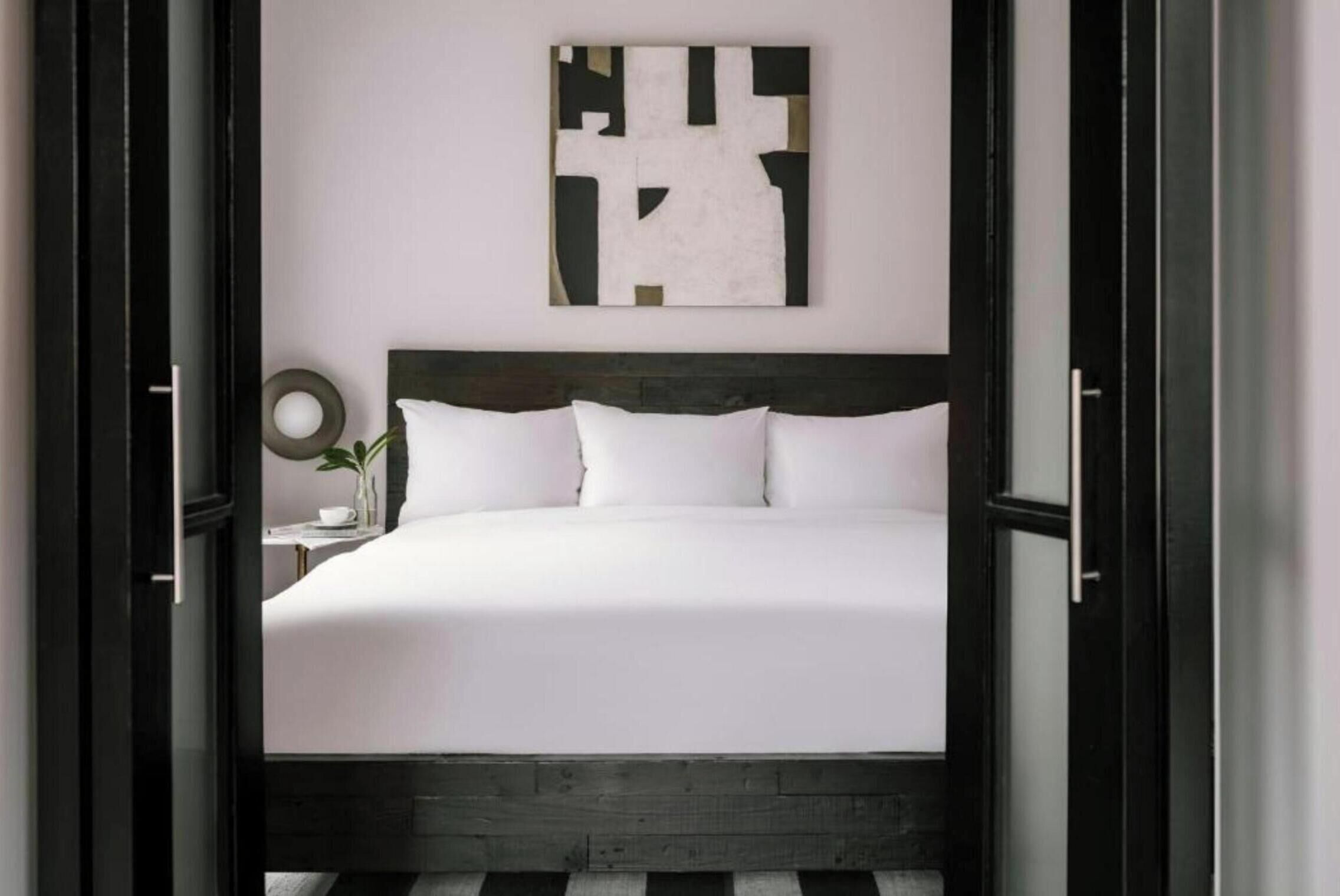 Suite, 1 très grand lit et 1 canapé-lit, non-fumeur | Bureau, accès à Internet câblé (inclus), literie fournie