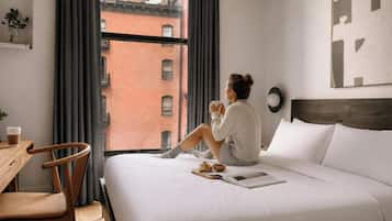 Quarto, 1 cama King, para não fumantes | Escrivaninha, acesso grátis à internet com fio, roupa de cama