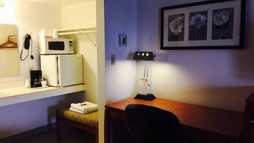 Premium bedding, iron/ironing board, free WiFi, bed sheets