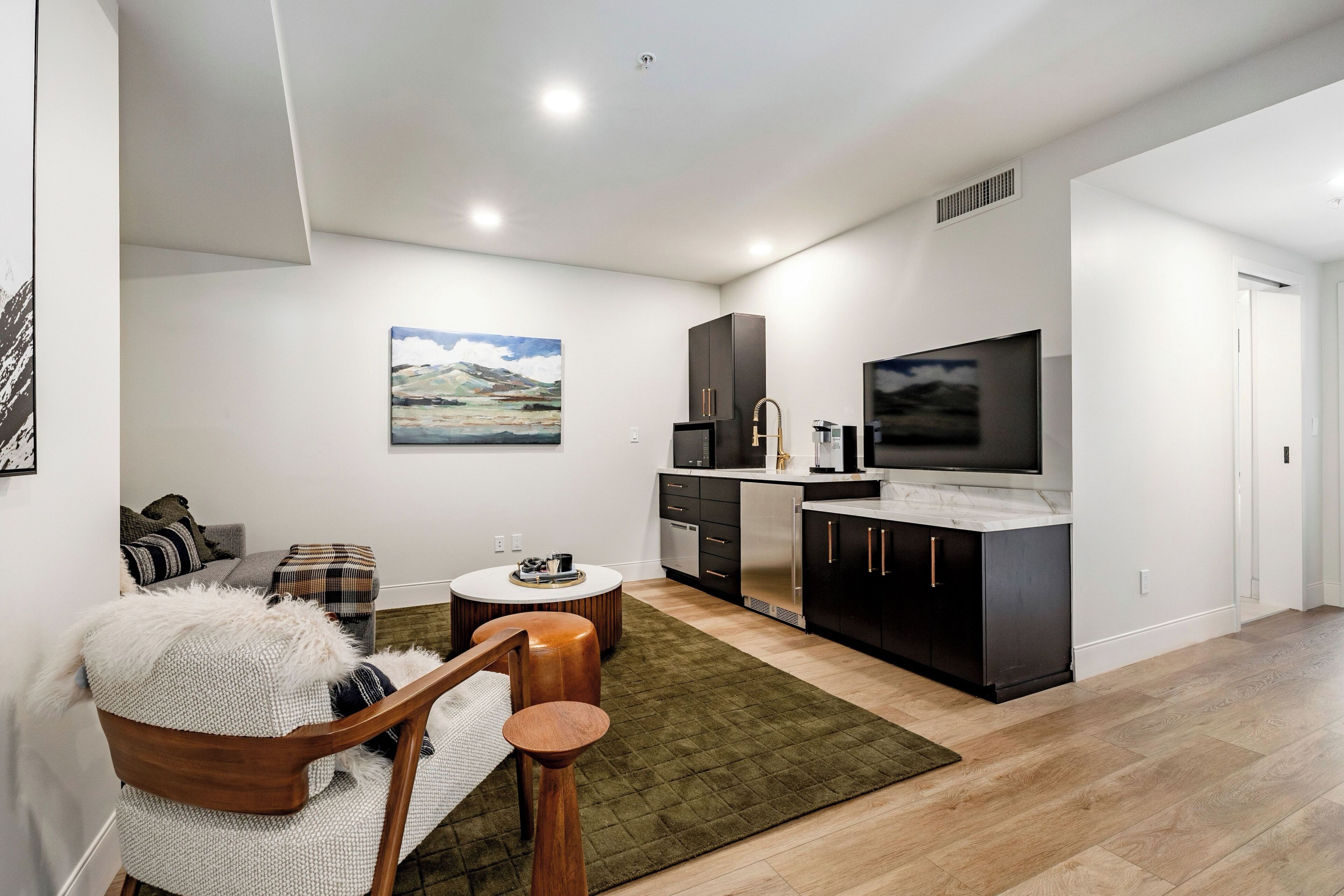 Premium bedding, individually decorated, soundproofing