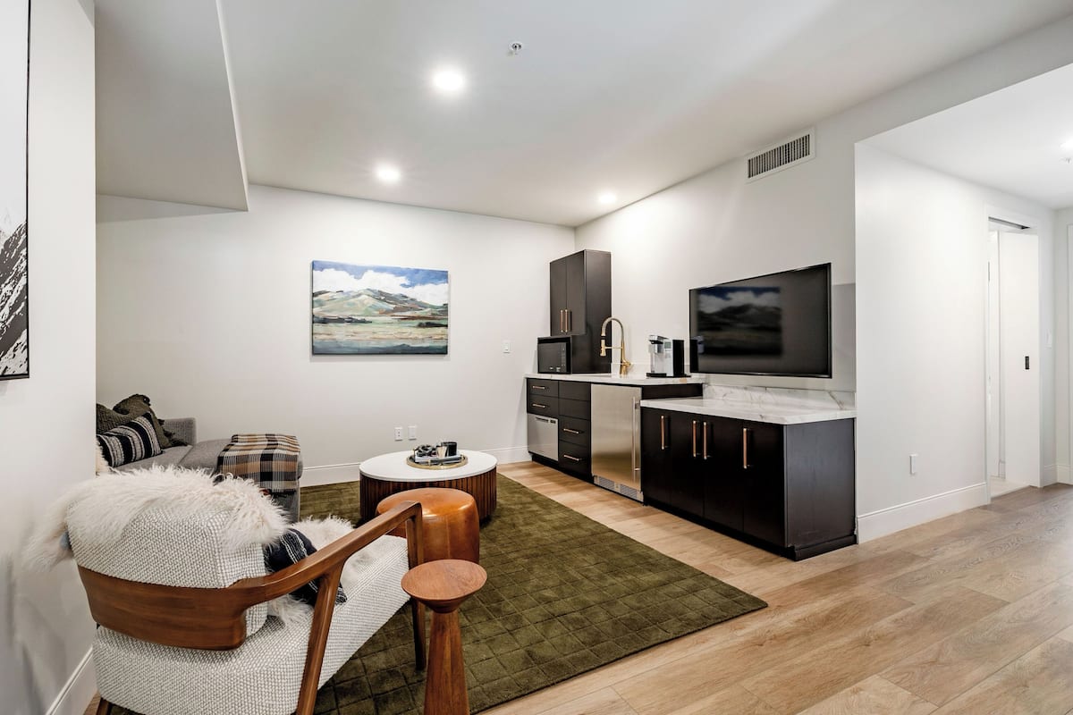 Premium bedding, individually decorated, soundproofing