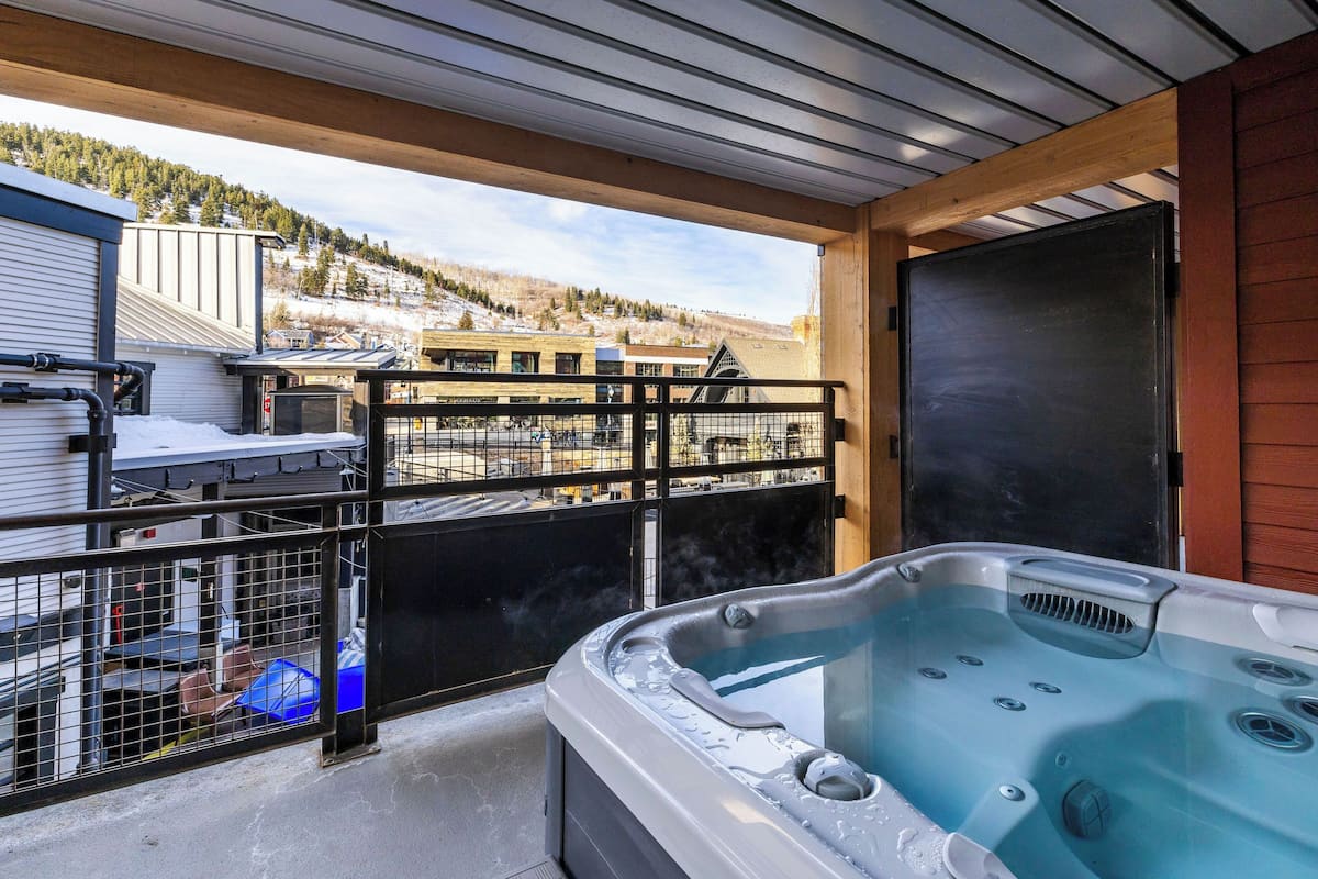 Premium bedding, individually decorated, soundproofing