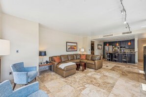 The Penthouse  | Premium bedding, individually decorated, soundproofing - Main & SKY (Park City)