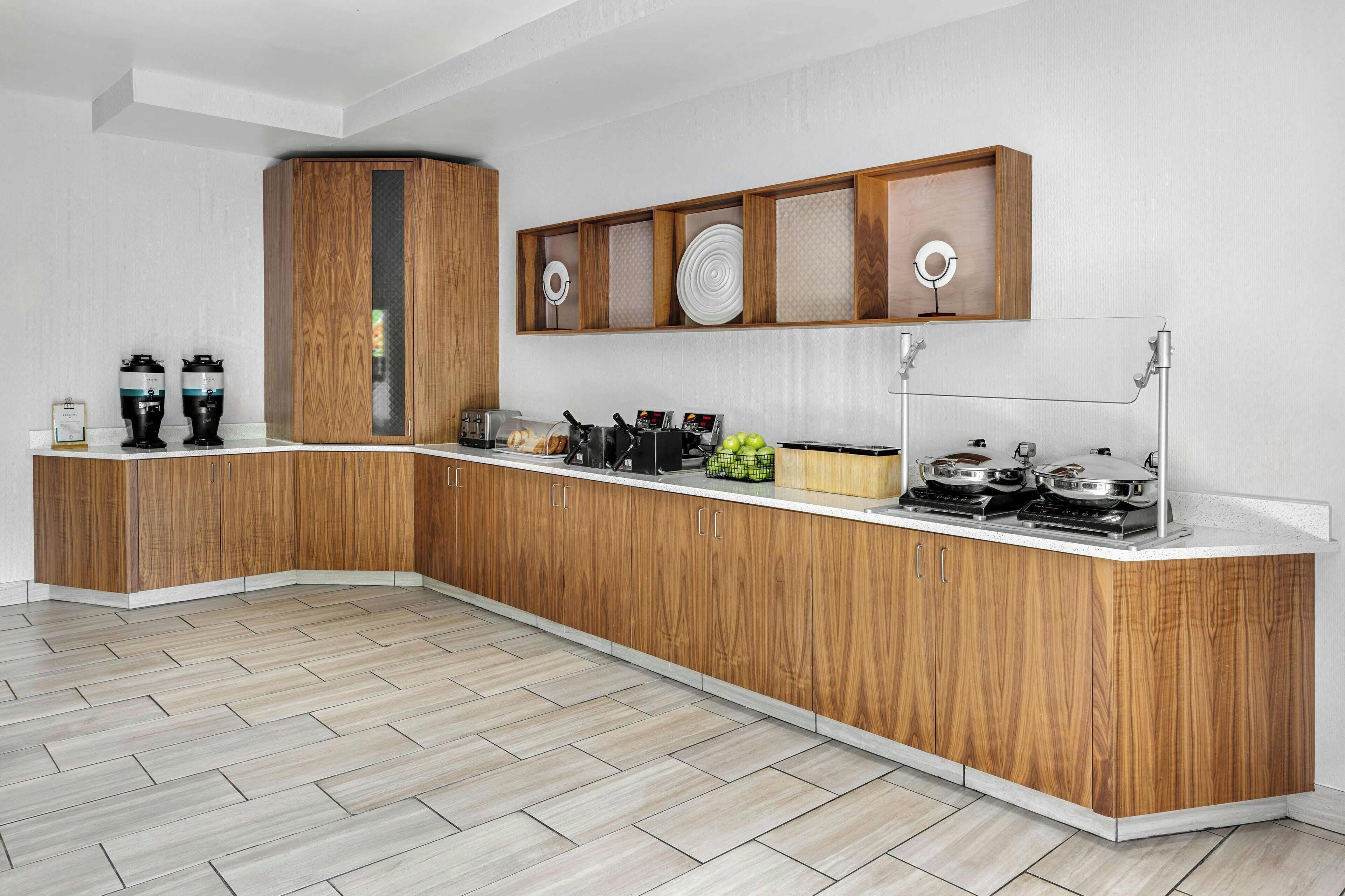 free daily continental breakfast