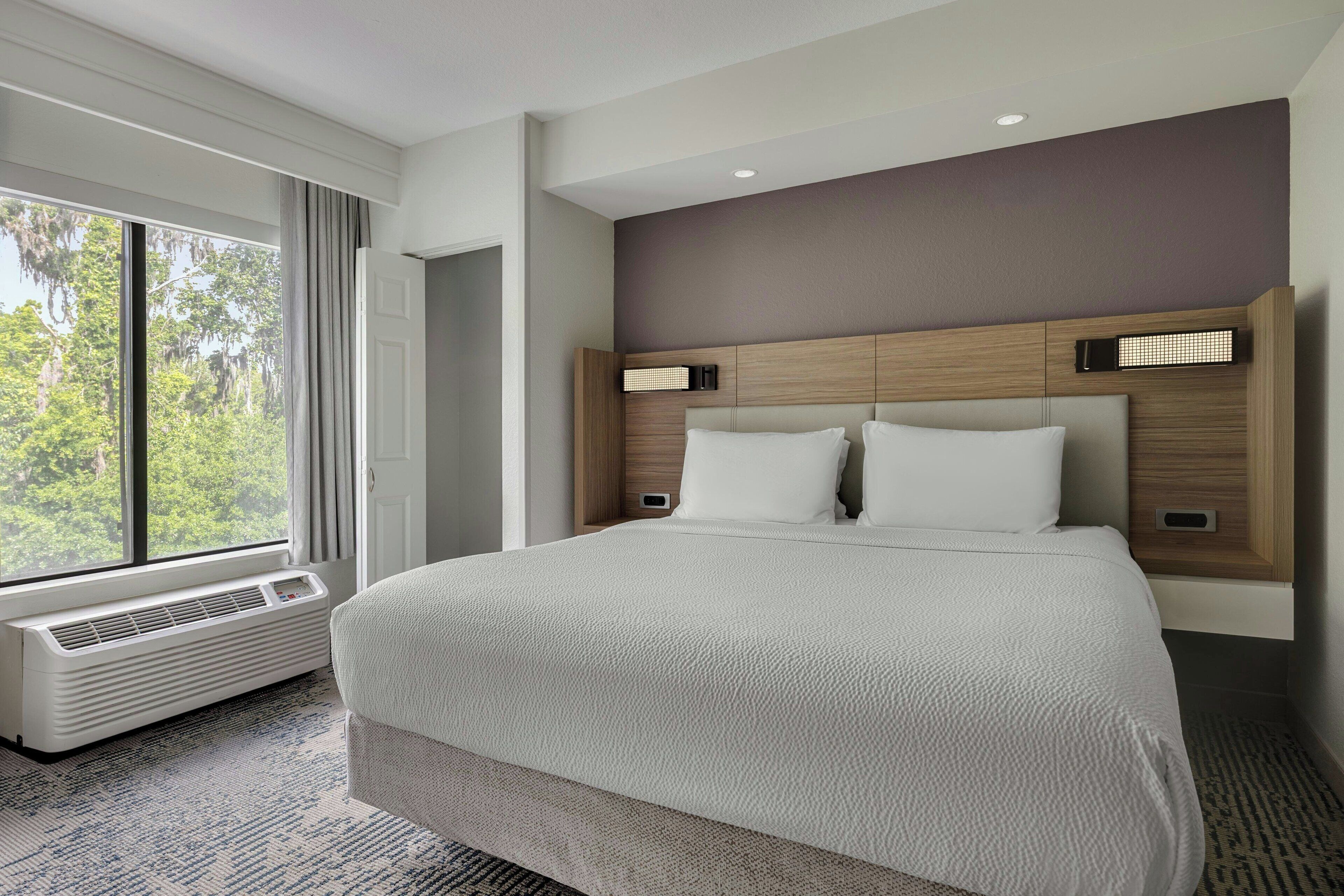 studio, 1 king bed with sofa bed | premium bedding, down duvets, pillow-top beds, in-room safe