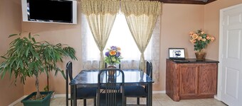 Americas Best Value Inn & Suites Hempstead Prairie View
