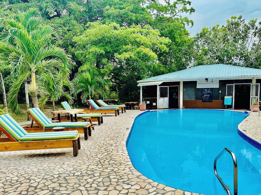 Außenpool, geöffnet von 06:30 Uhr bis 22:00 Uhr, Liegestühle