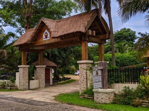 Front of property - Black Orchid Resort (Burrell Boom)