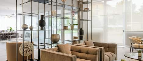 Bar lounge
