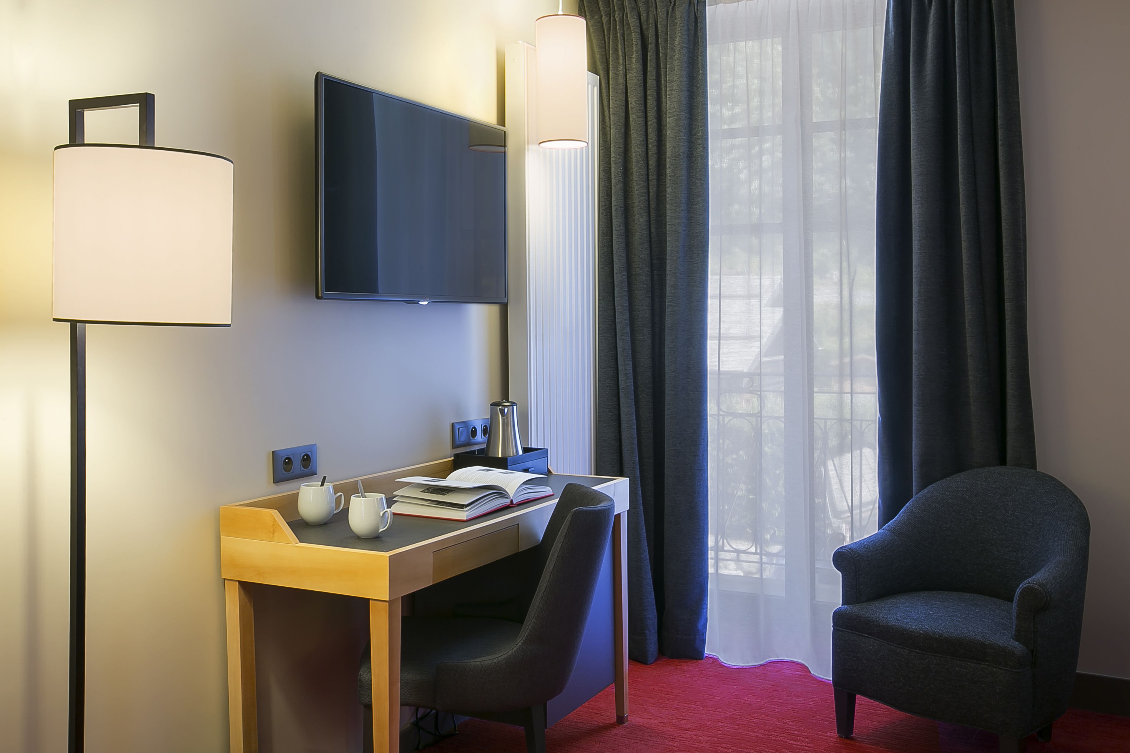 1 bedroom, premium bedding, pillow-top beds, minibar