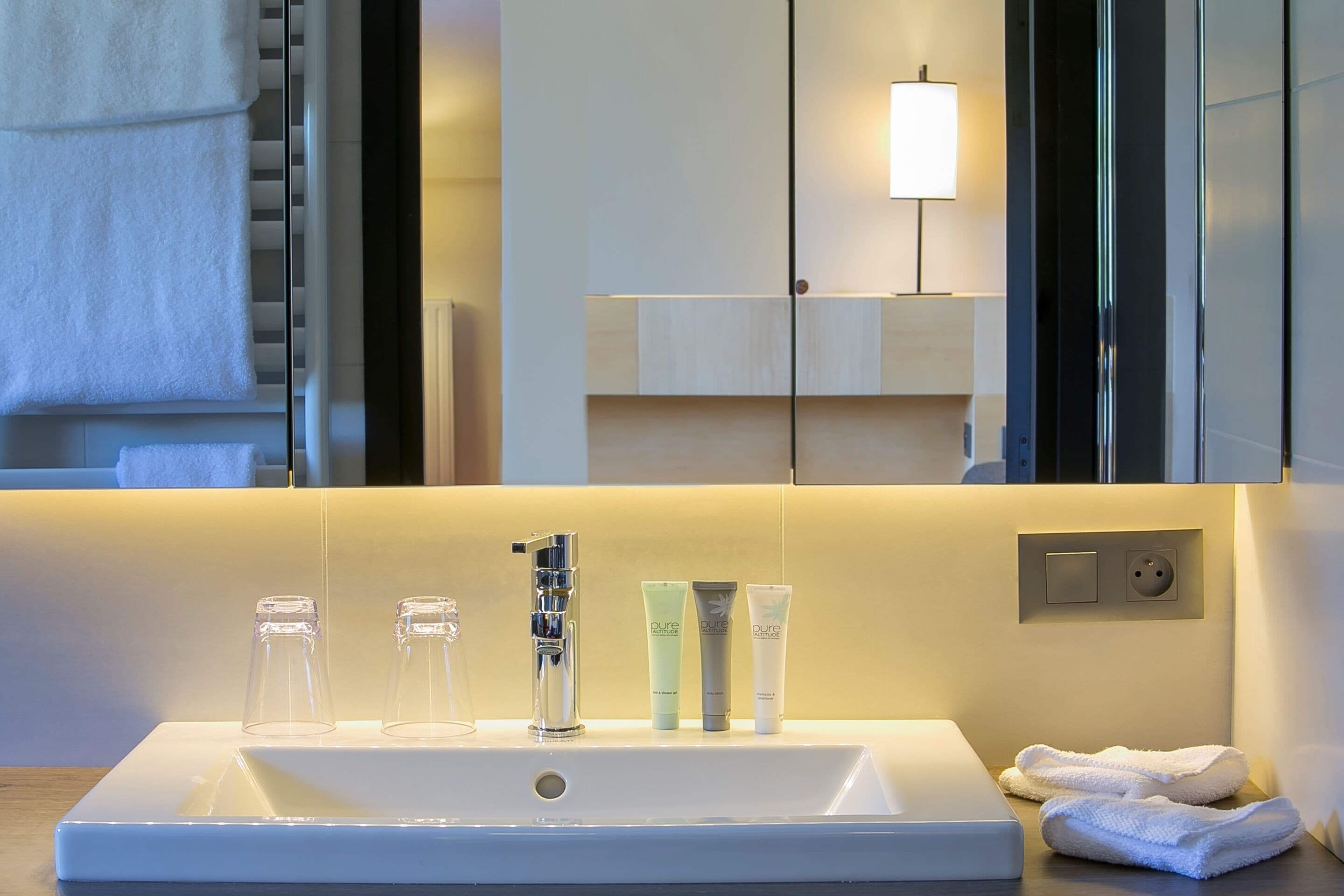 1 bedroom, premium bedding, pillow-top beds, minibar