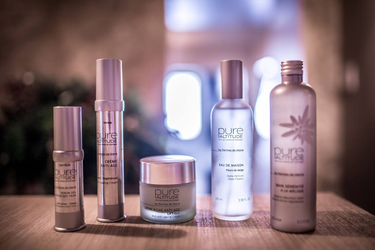 sauna, hot tub, steam room, body treatments, body wraps, body scrubs