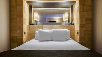 1 bedroom, premium bedding, pillowtop beds, minibar