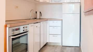 Apartment, 1 Bedroom - Annex building | Cocina privada | Frigorífico