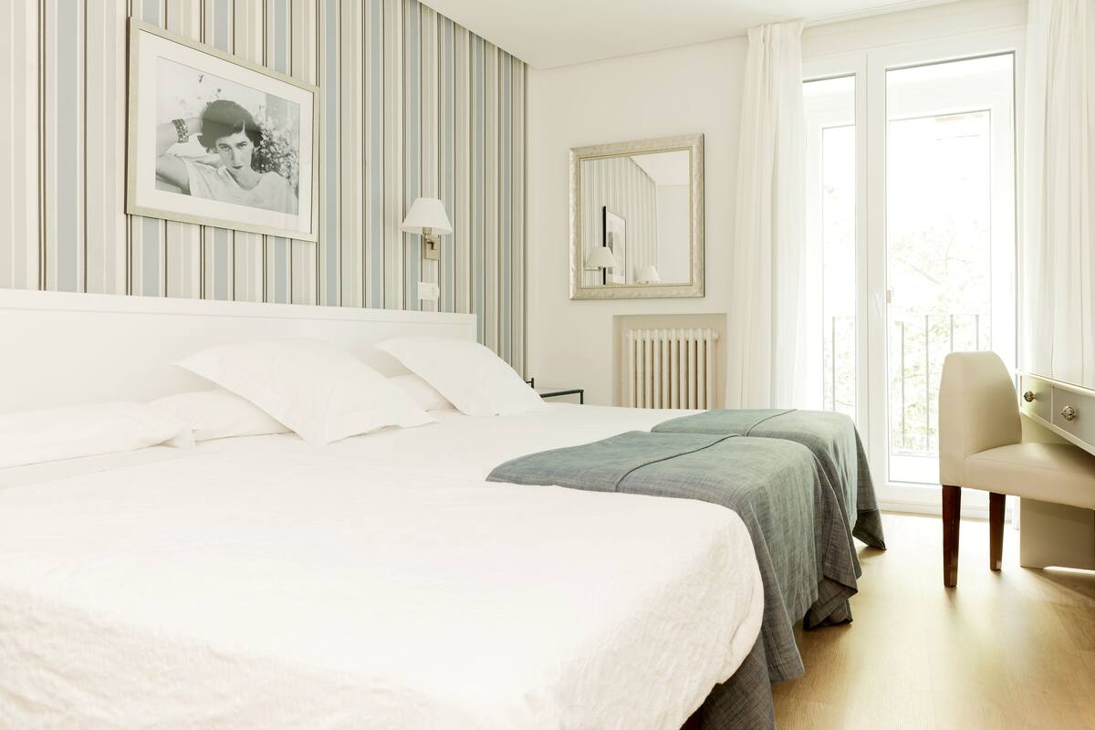 Chambre Double (with Extra Bed)