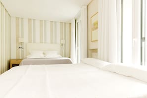 Standard Room | Premium bedding, in-room safe, desk, blackout curtains - Hotel Sauce (Zaragoza)