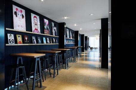 Breakfast, lunch and dinner served. citizenM Schiphol Airport