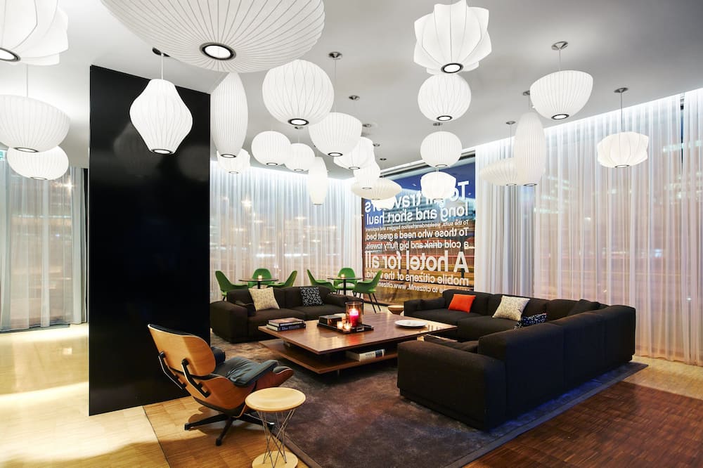citizenM Schiphol Airport