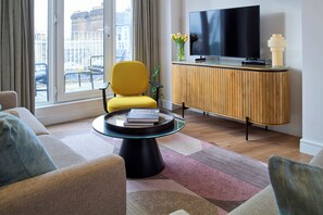 Superior Apartment, 3 Bedrooms | Living room | LCD TV, Netflix, DVD player, iPod dock - Cheval Harrington Court at South Kensington (London)