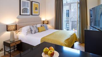 One Bedroom Open Plan Apartment | Courtyard view