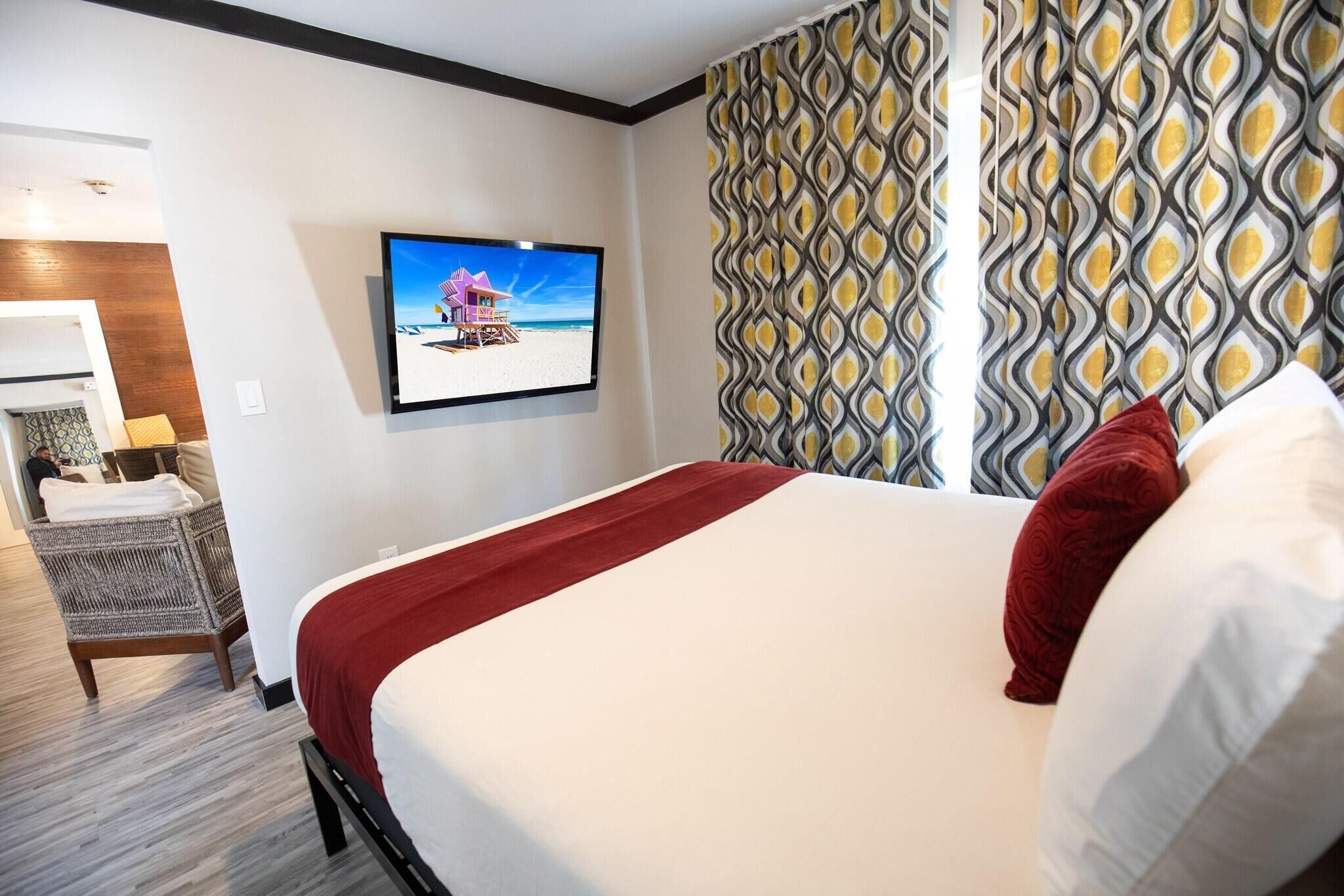 Egyptian cotton sheets, premium bedding, down comforters, pillowtop beds