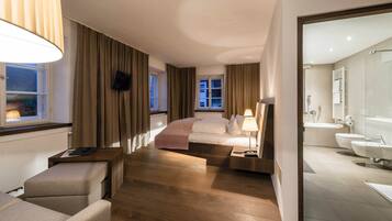 Suite Junior, 1 letto matrimoniale | Biancheria da letto ipoallergenica, una cassaforte in camera