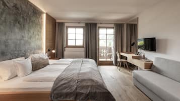 Dobbeltrom – superior, 1 dobbeltseng | Allergitestet sengetøy, safe på rommet, skrivebord og lydisolert