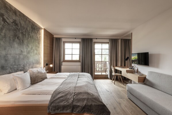 Superior-Doppelzimmer, 1 Doppelbett | Allergikerbettwaren, Zimmersafe, Schreibtisch, schallisolierte Zimmer